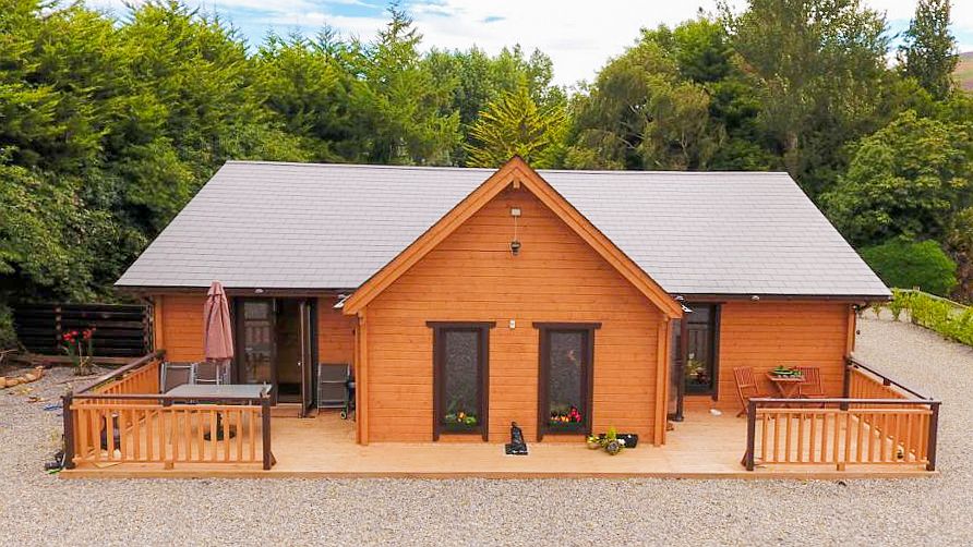 Three Bedroom Log Cabin Super Insulated Front