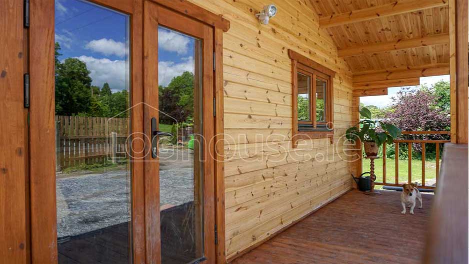 Where to Live When Building a Home- Log Cabin Temporary Homes